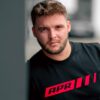 Premium APR Essentials T-Shirt Flock schwarz – Produktnummer APRCW41108719 | VTEC Chiptuning
