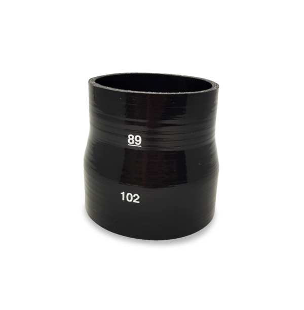 APR 2.5 TFSI Turbo Inlet Adapter Silikonmuffe 102/89 mm APR 2.5 TFSI Turbo Inlet Adapter Silikonmuffe 102/89 mm – Produktnummer CI100038M | VTEC Chiptuning